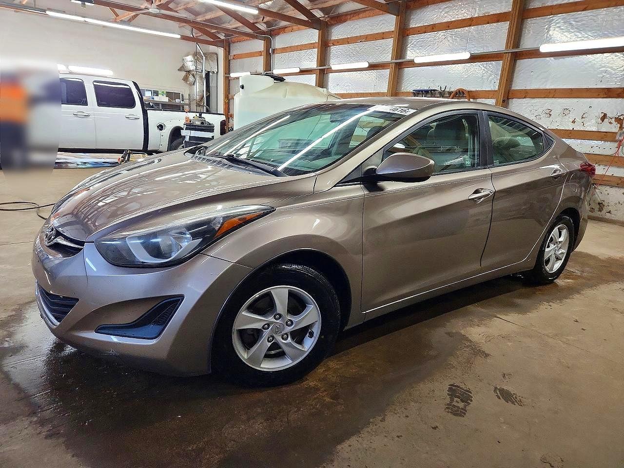Salvage Hyundai ELANTRA Image