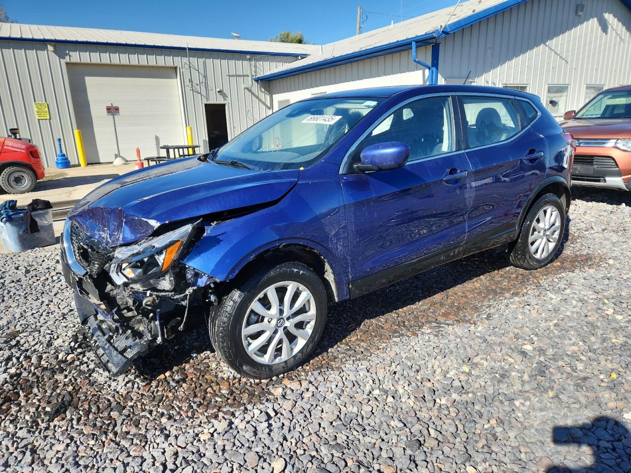 Salvage Nissan Rogue Image