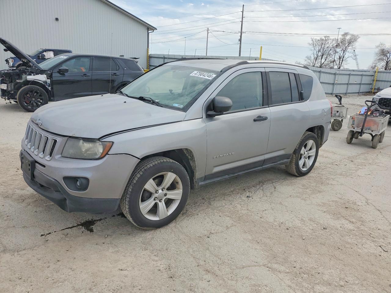 Salvage Jeep Compass Image