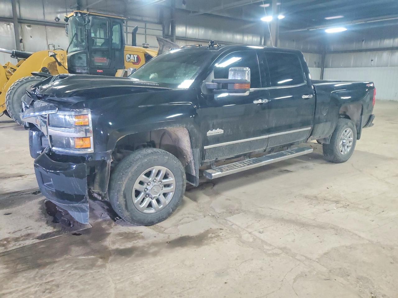 Salvage Chevrolet Silverado Image