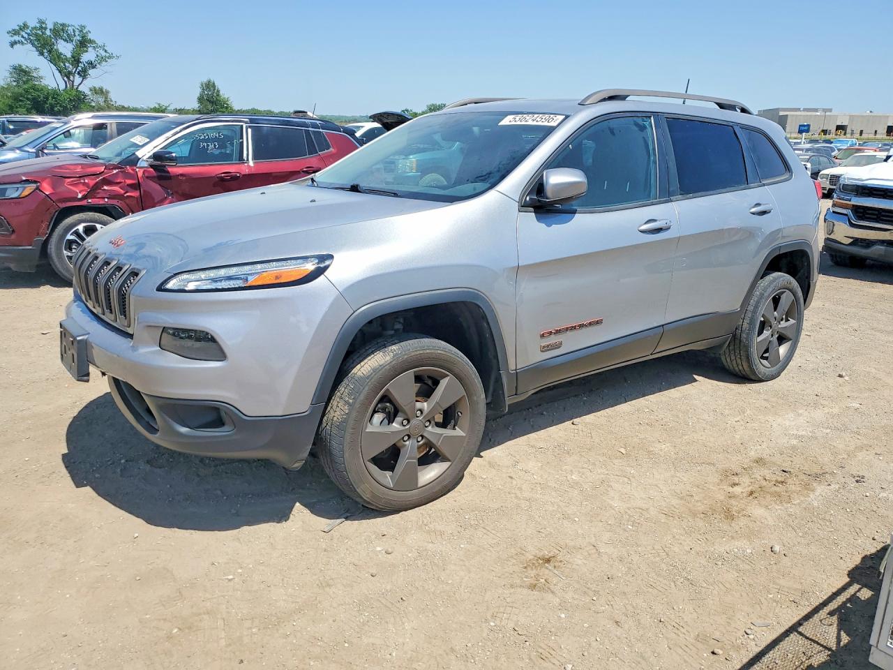 Salvage Jeep Cherokee Image