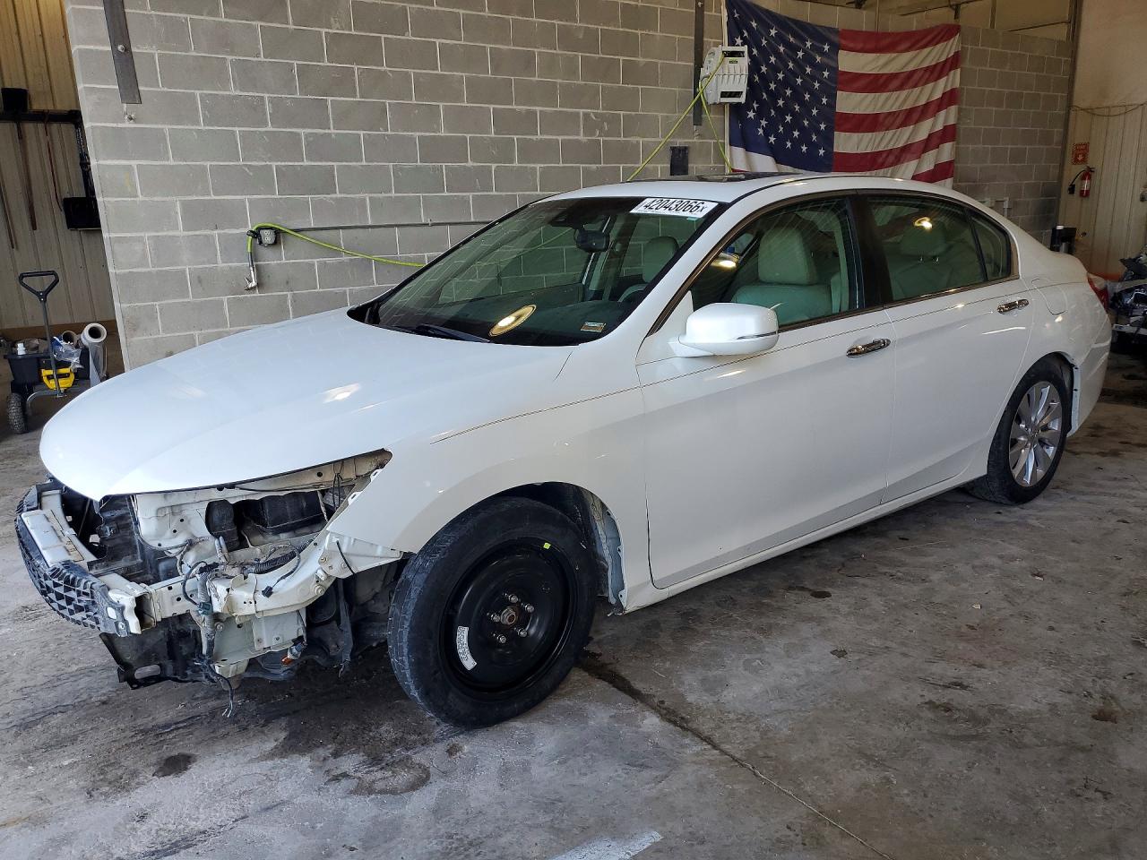 Salvage Honda Accord Image