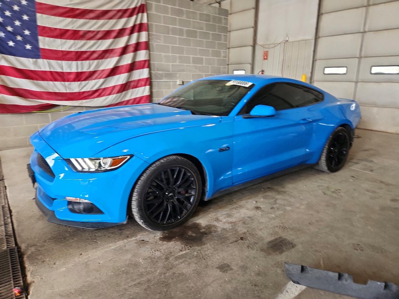 Salvage Ford Mustang Image