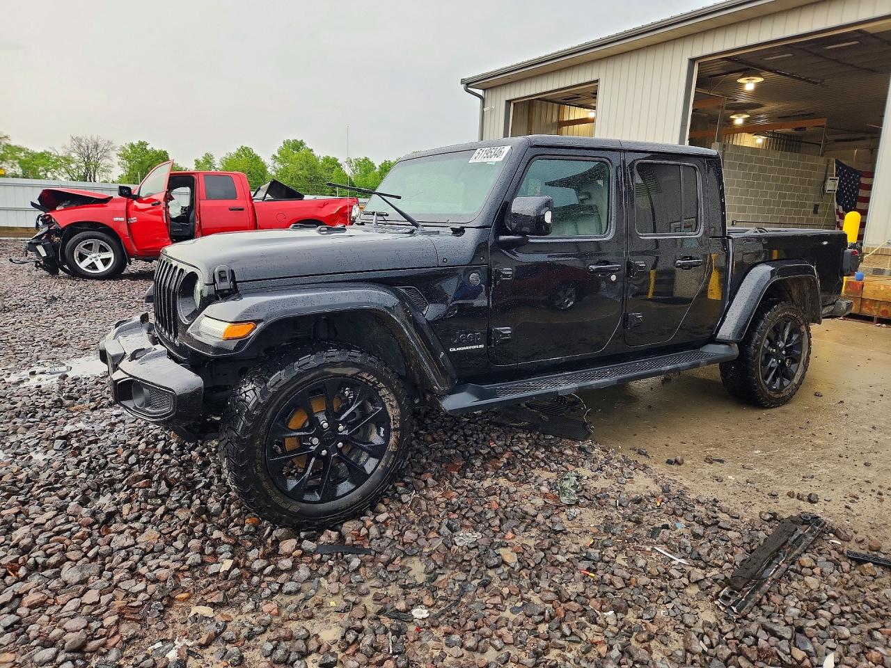 Salvage Jeep Gladiator Image