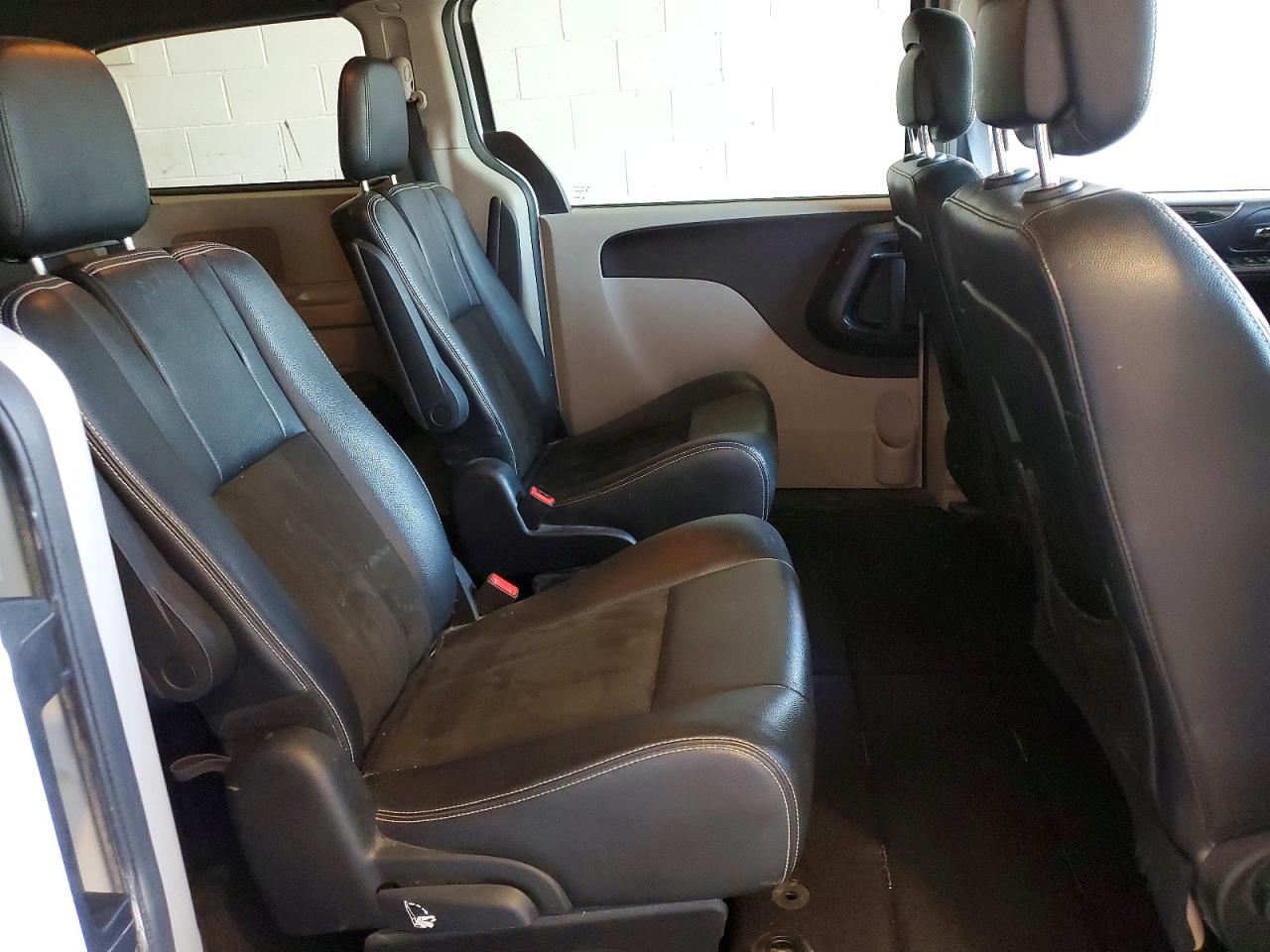 Dodge Caravan Sxt