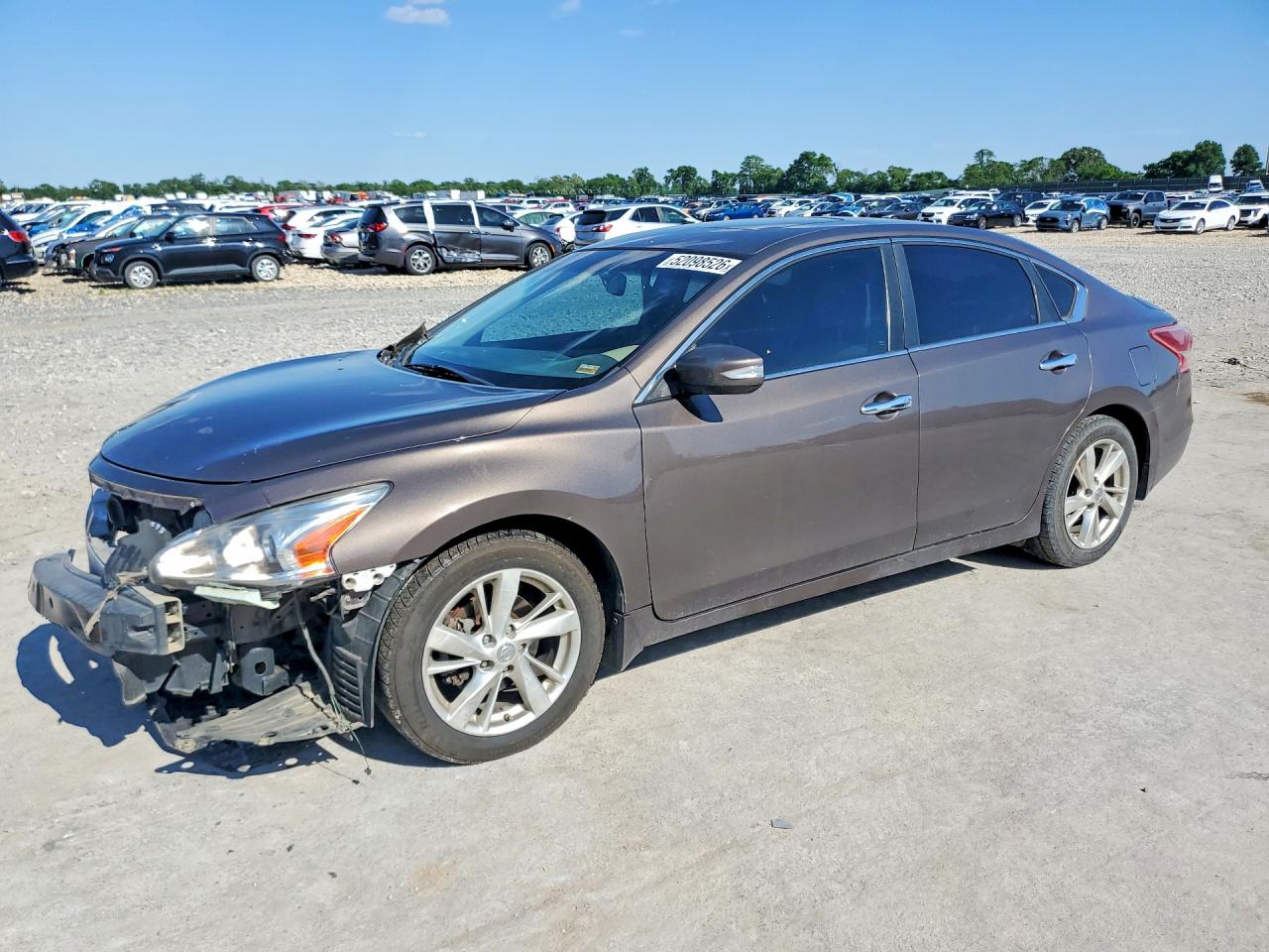 Salvage Nissan Altima Image