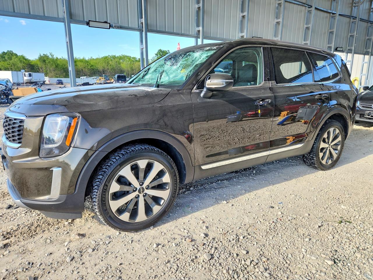 Salvage Kia Telluride Image