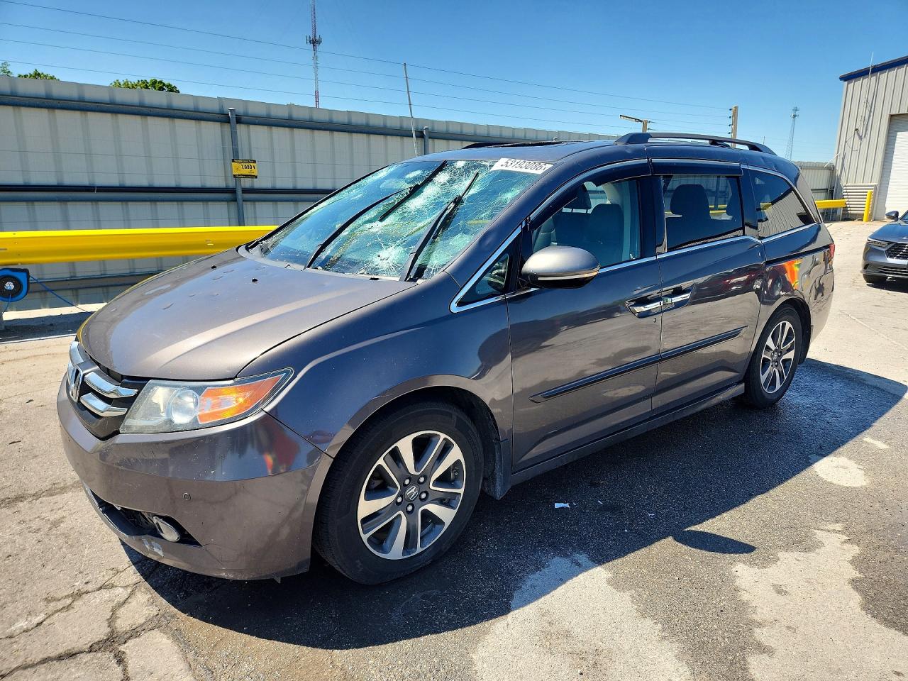 Salvage Honda Odyssey Image