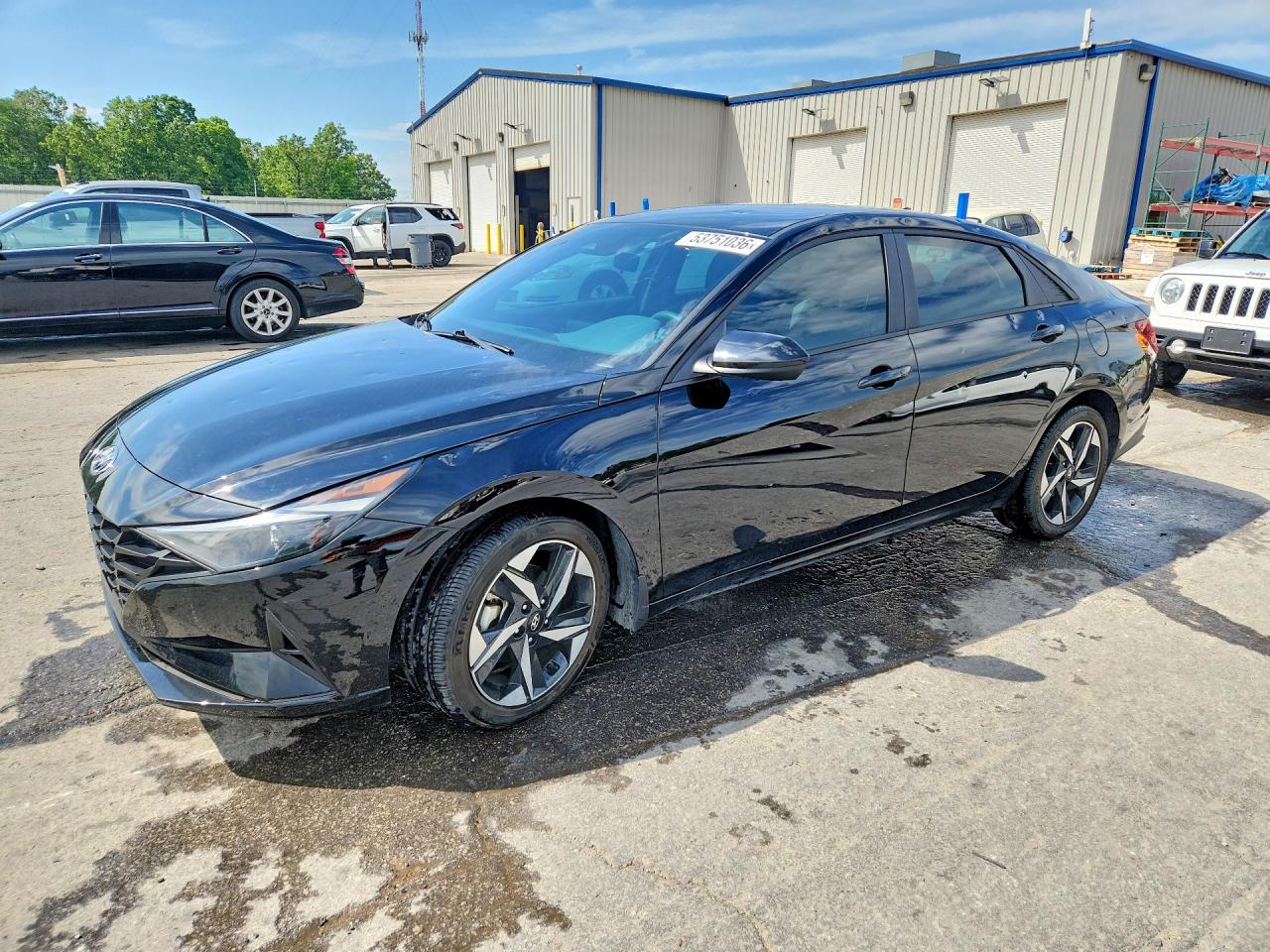 Salvage Hyundai ELANTRA Image