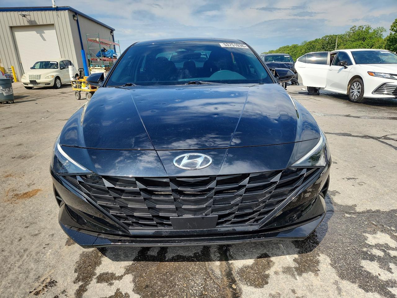 Hyundai ELANTRA Sel