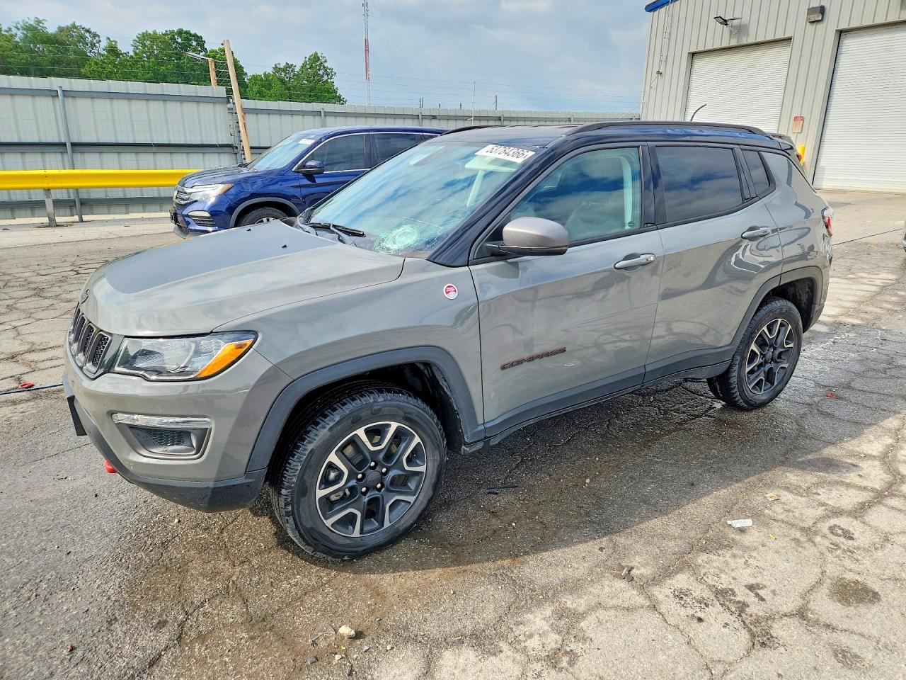Salvage Jeep Compass Image