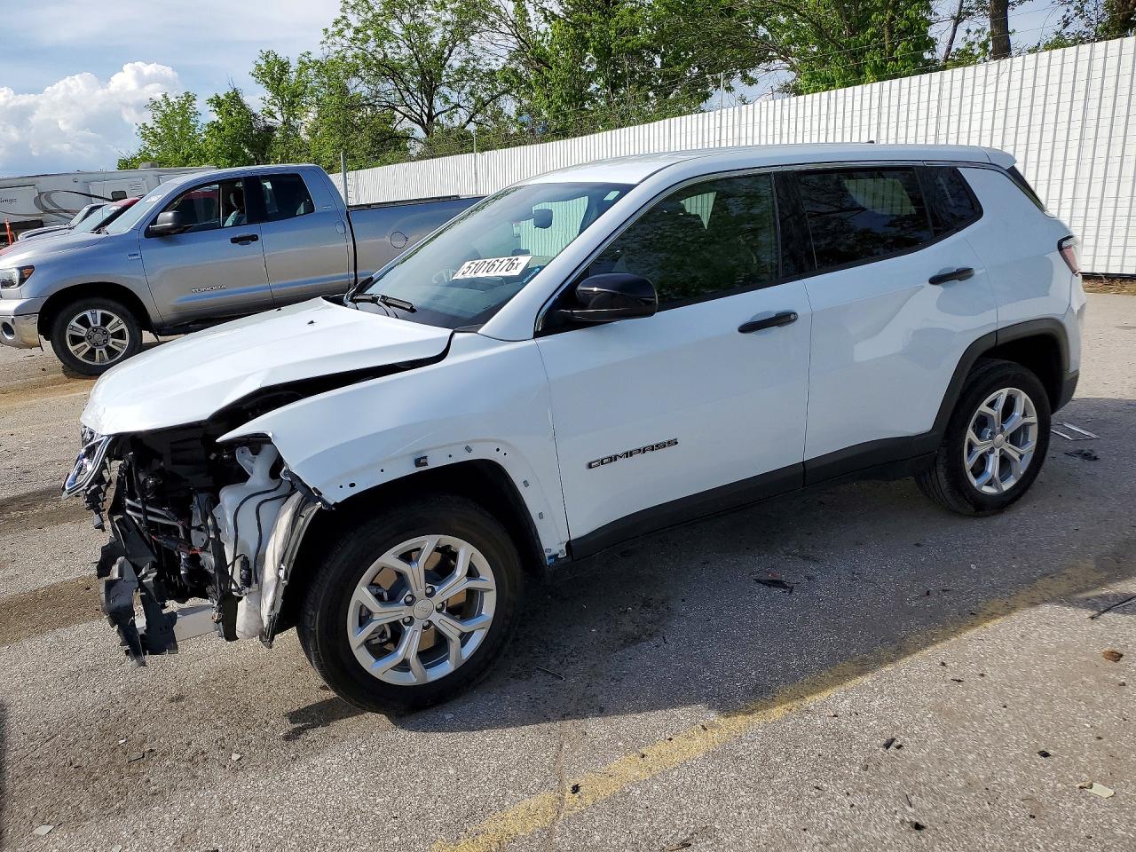 Salvage Jeep Compass Image
