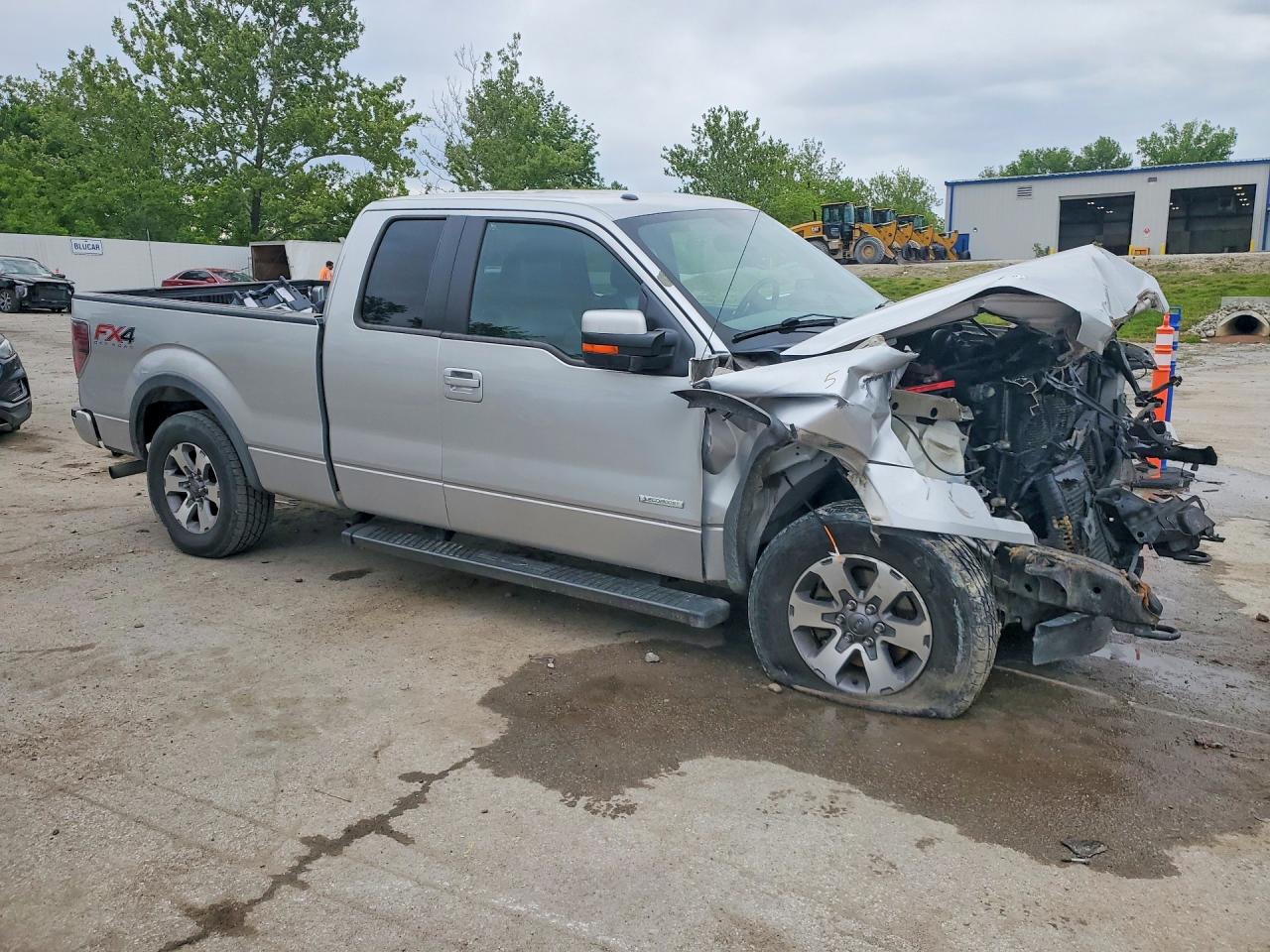 Ford F-150 Super Cab