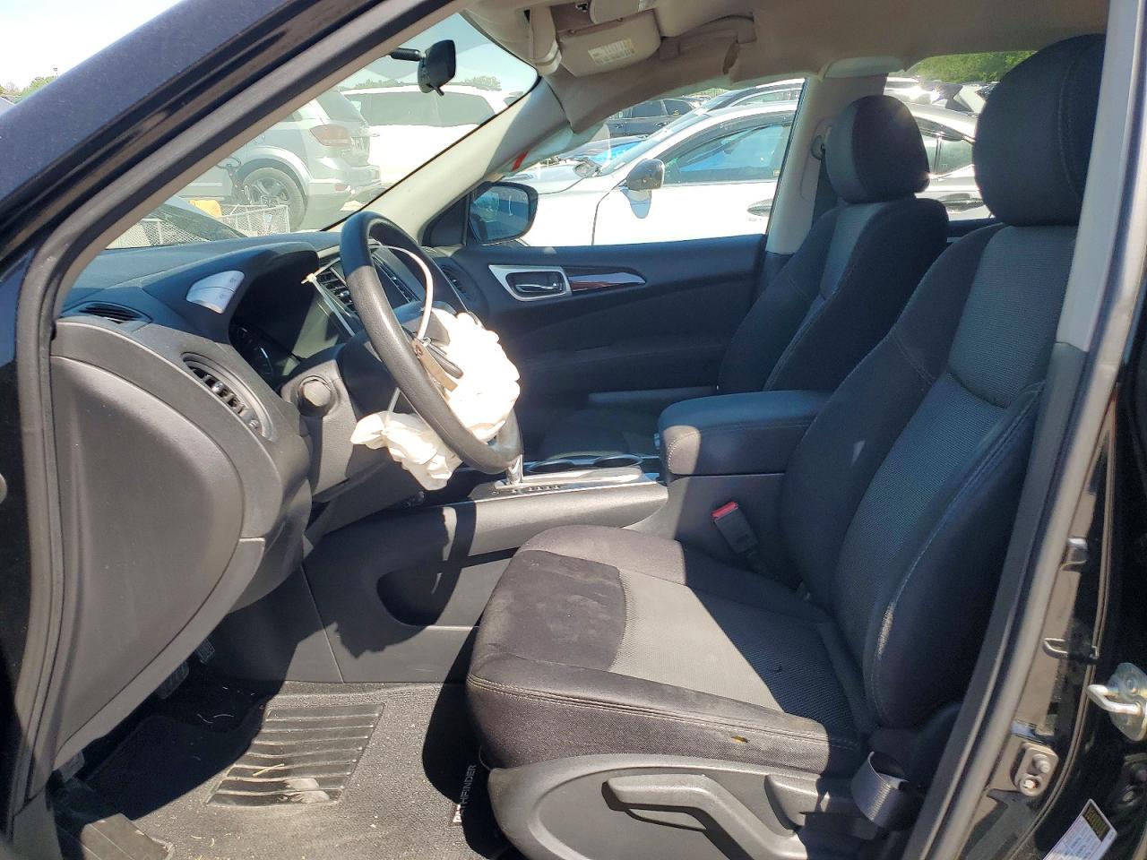 Nissan Pathfinder S