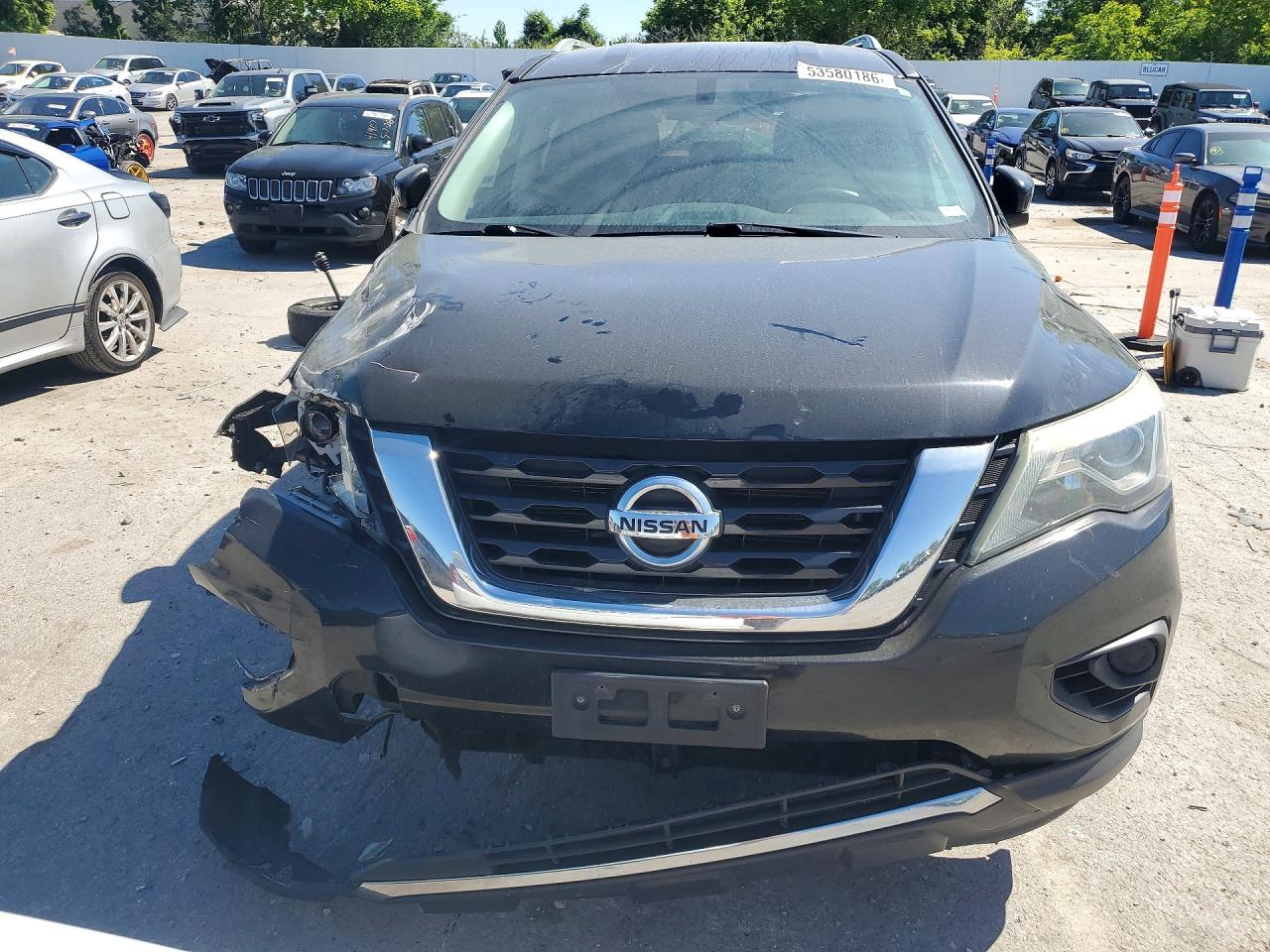 Nissan Pathfinder S