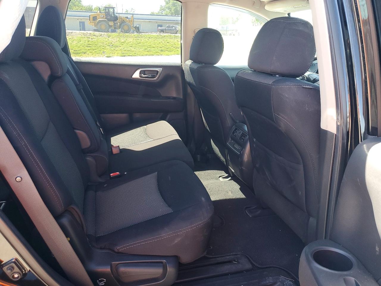 Nissan Pathfinder S