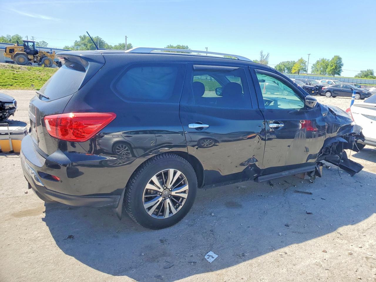 Nissan Pathfinder S