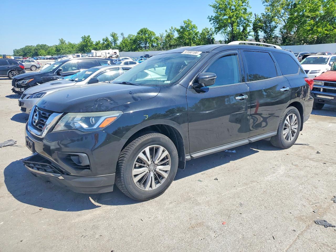 Salvage Nissan Pathfinder Image