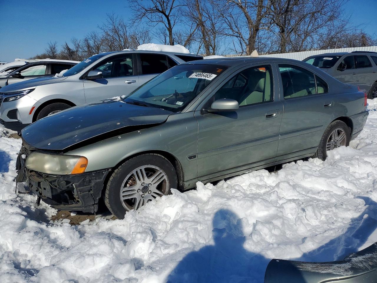 Salvage Volvo S60 Image