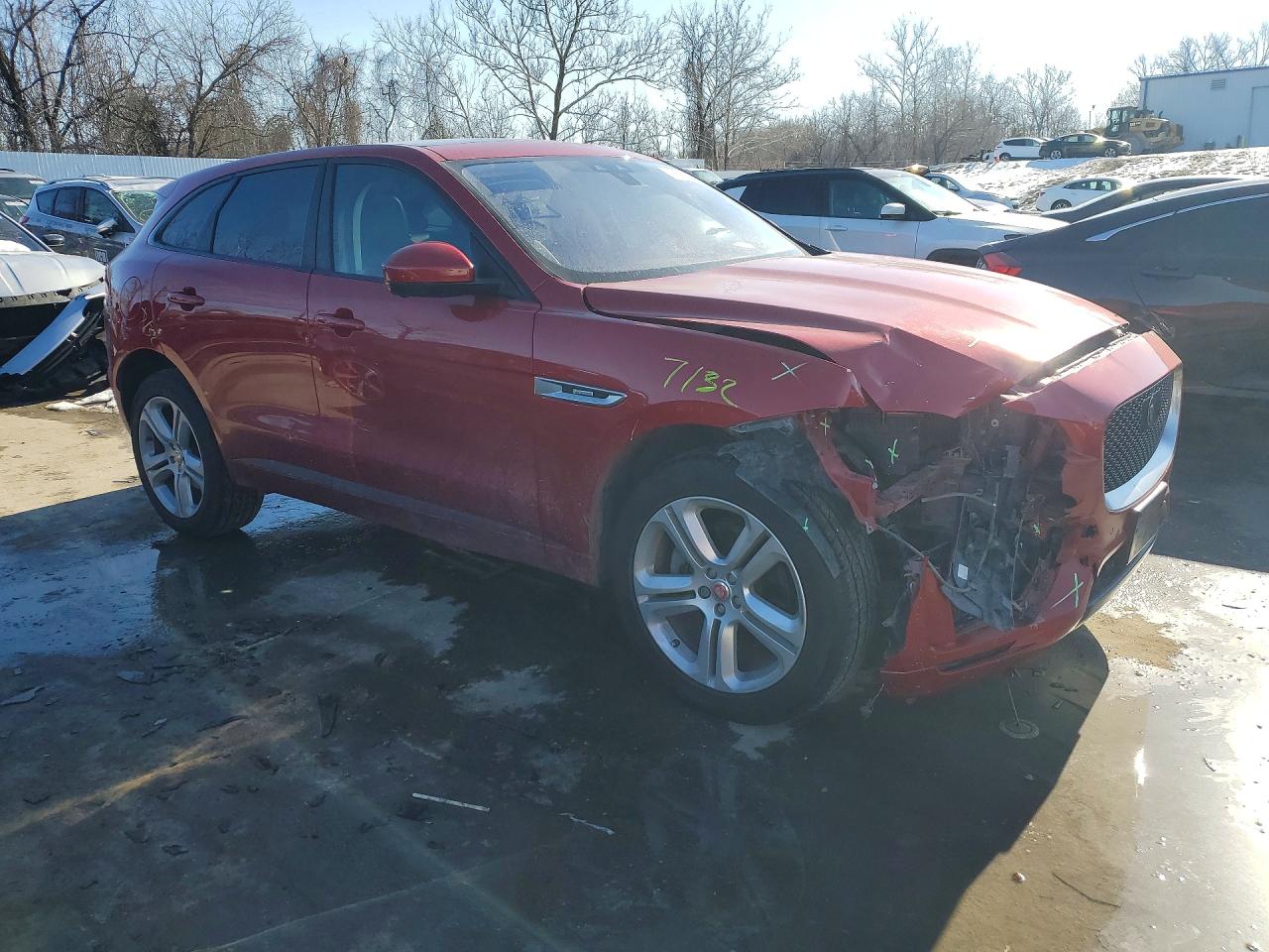 Jaguar F-PACE R - Sport
