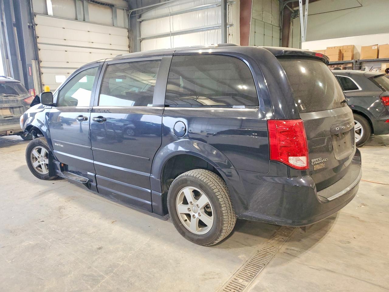 Dodge Caravan Crew