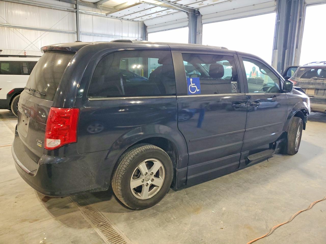 Dodge Caravan Crew