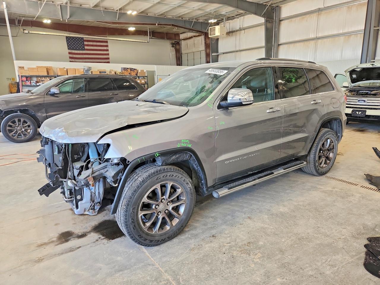 Salvage Jeep Cherokee Image
