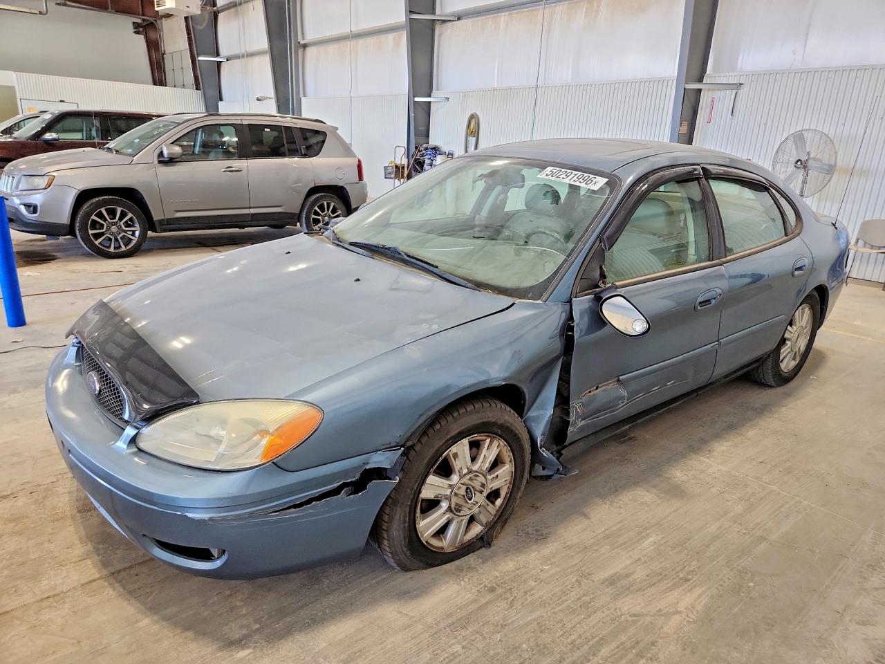 Salvage Ford Taurus Image