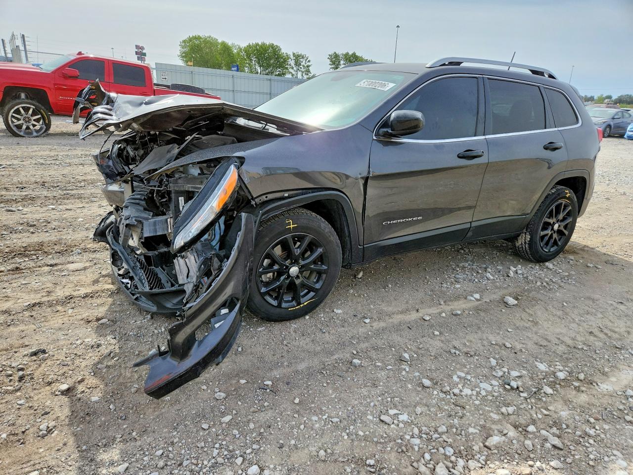 Salvage Jeep Cherokee Image