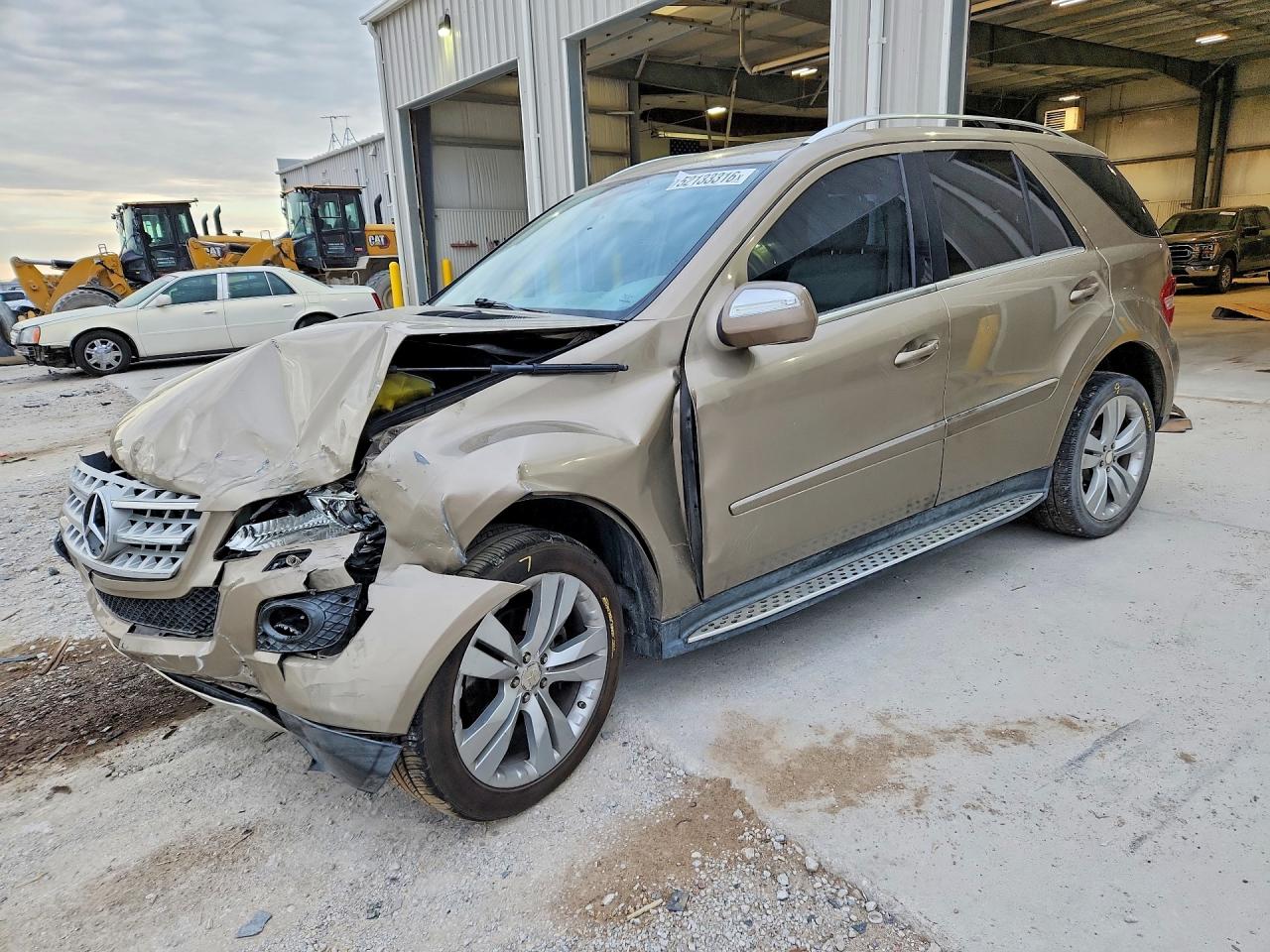 Salvage Mercedes-Benz M-Class Image