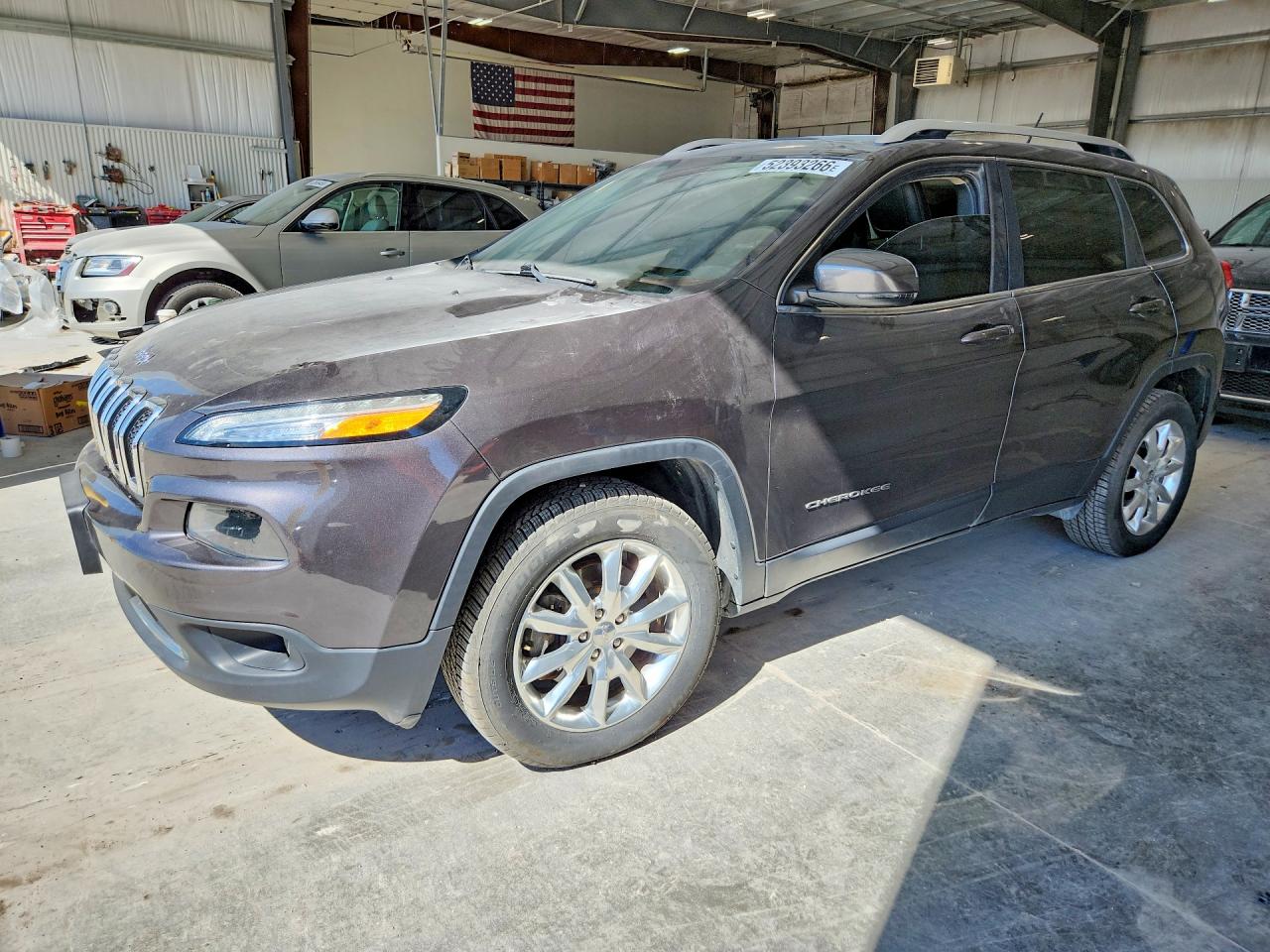 Salvage Jeep Cherokee Image