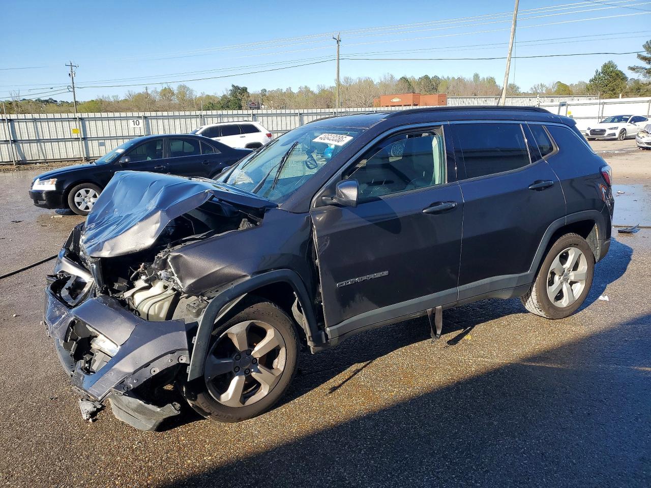 Salvage Jeep Compass Image
