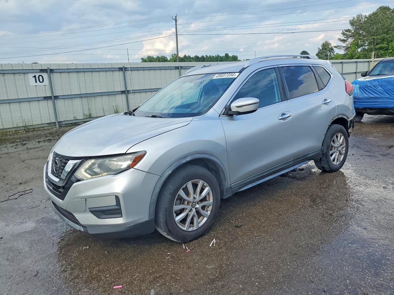 Salvage Nissan Rogue Image