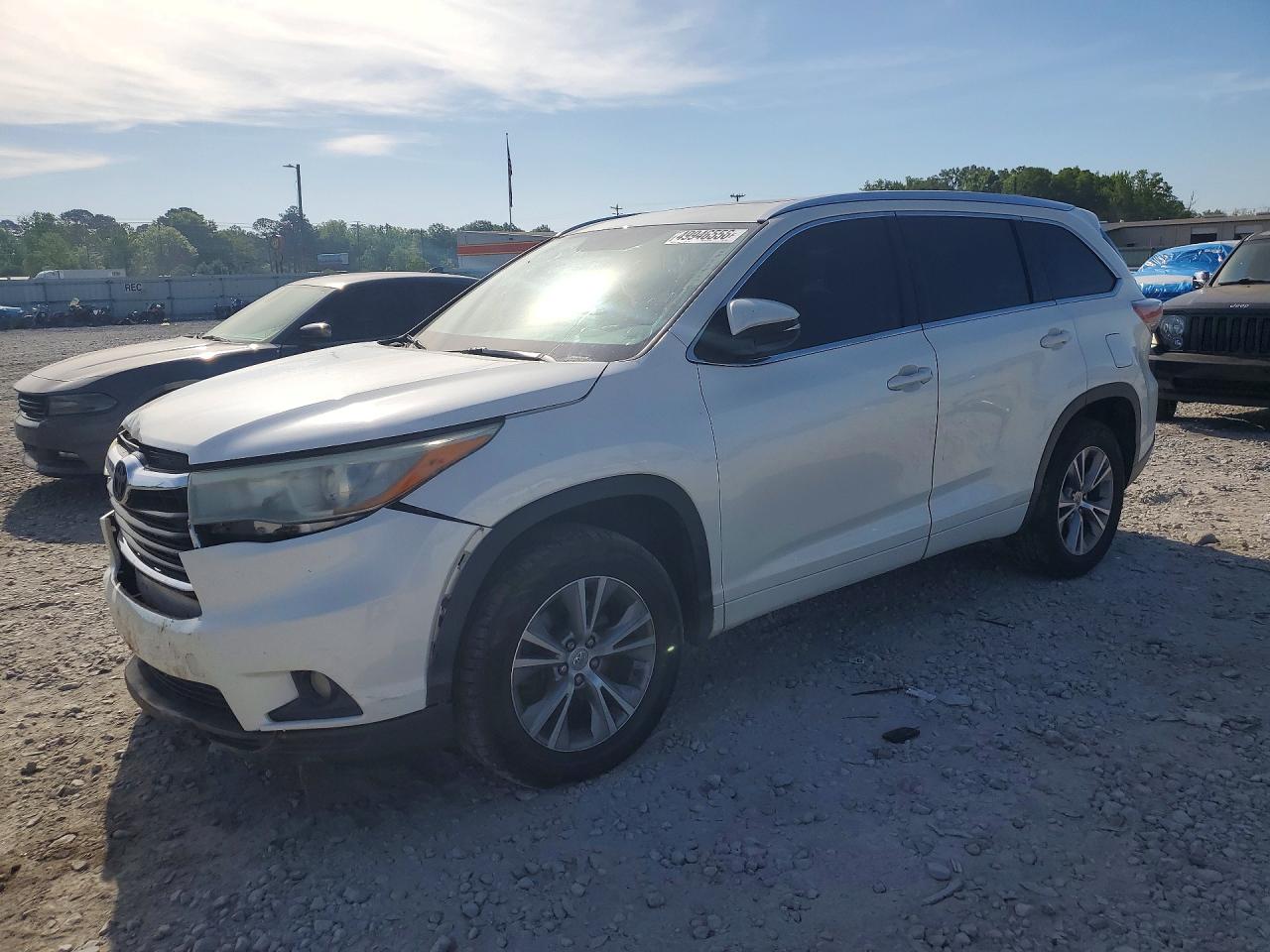 Salvage Toyota Highlander Image