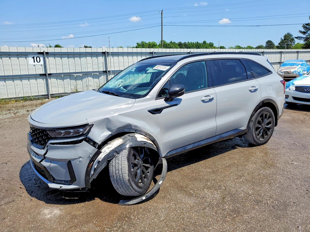 Salvage Kia Sorento Image