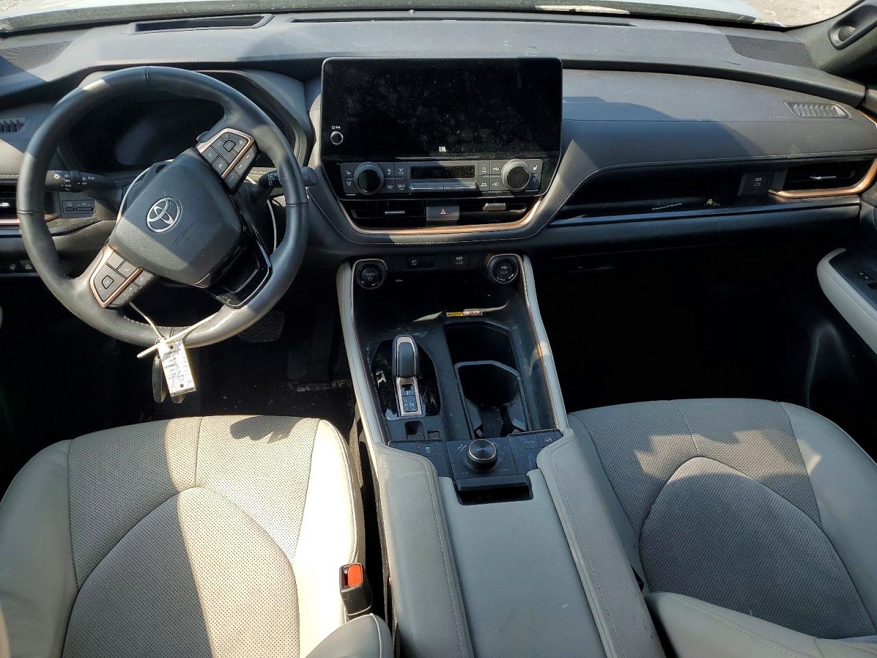 Toyota Grand High Max Platinum