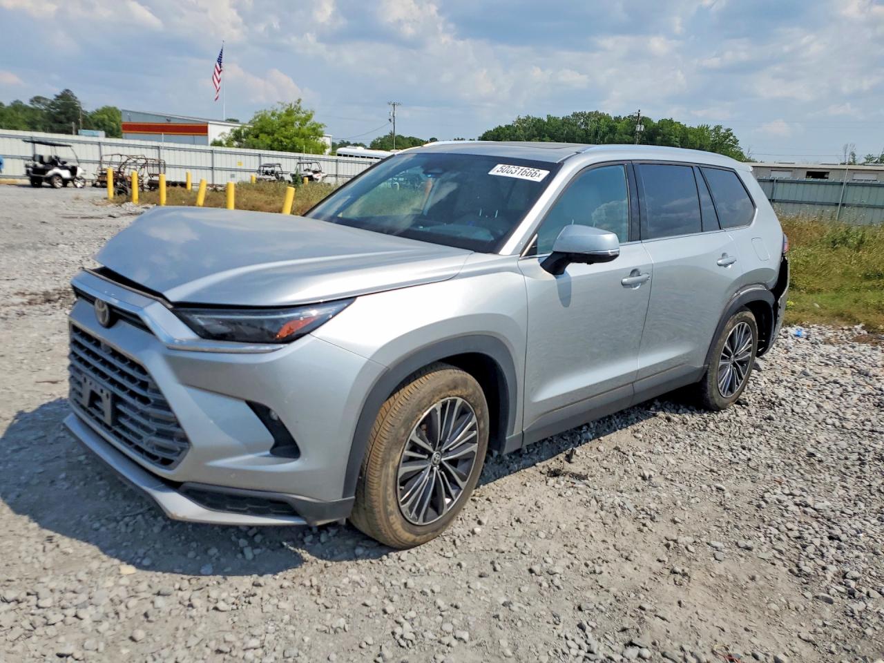 Salvage Toyota Grand High Image