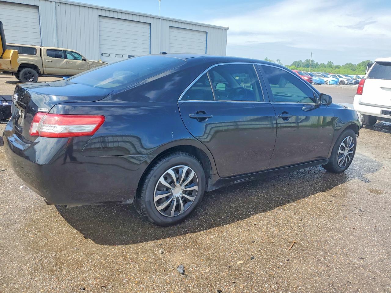Toyota Camry Base