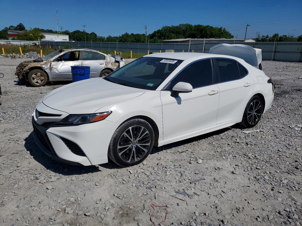 Salvage Toyota Camry Image