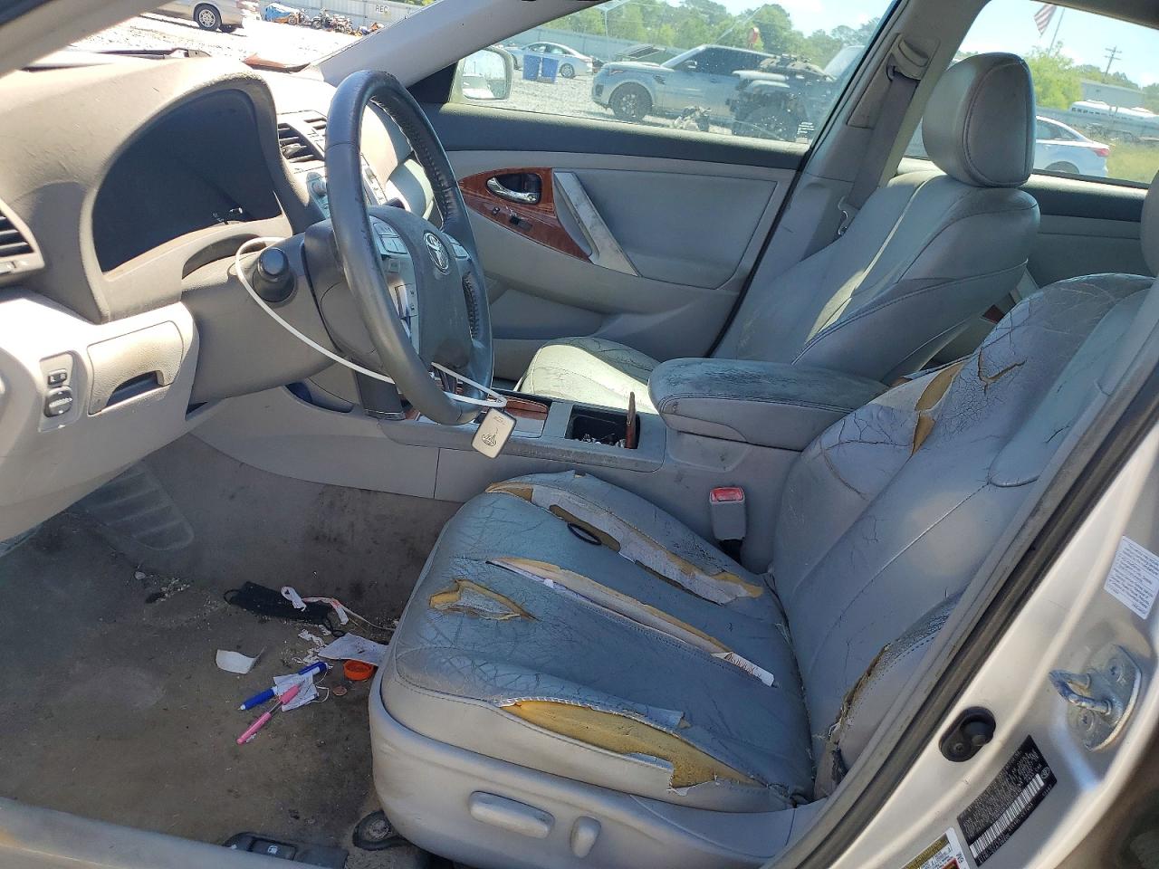 Toyota Camry Xle V6