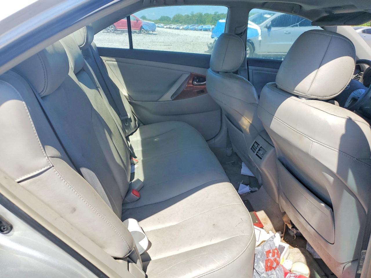 Toyota Camry Xle V6