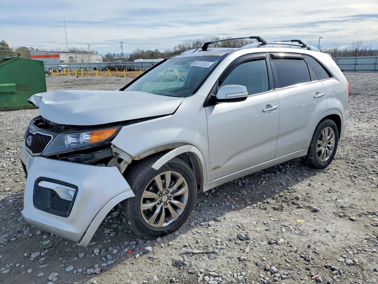 Salvage Kia Sorento Image