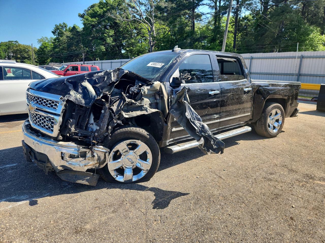 Salvage Chevrolet Silverado Image