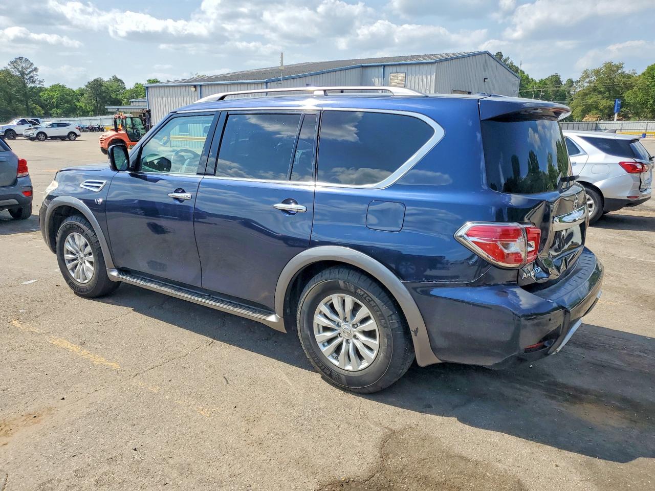 Nissan Armada Sv