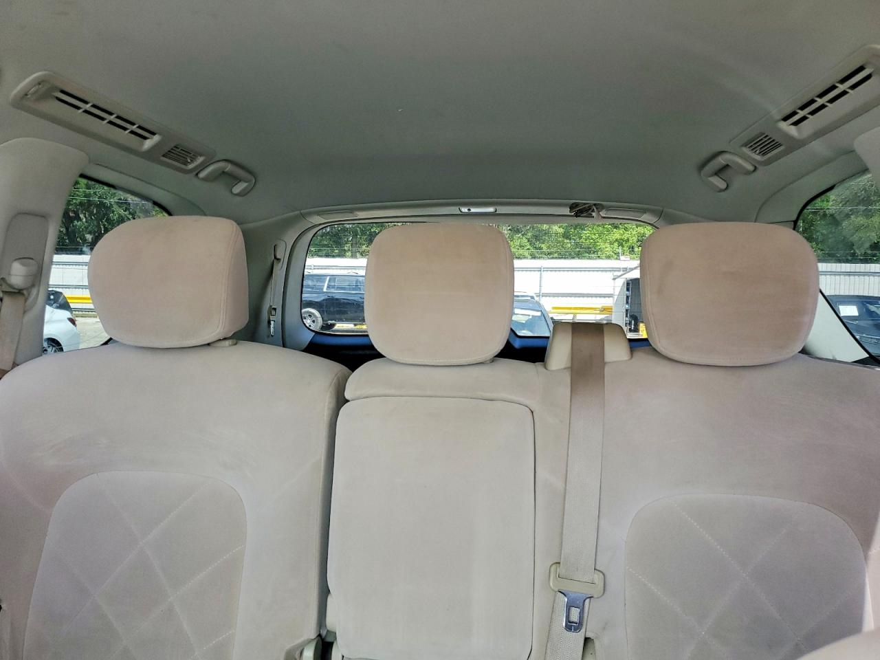 Nissan Armada Sv