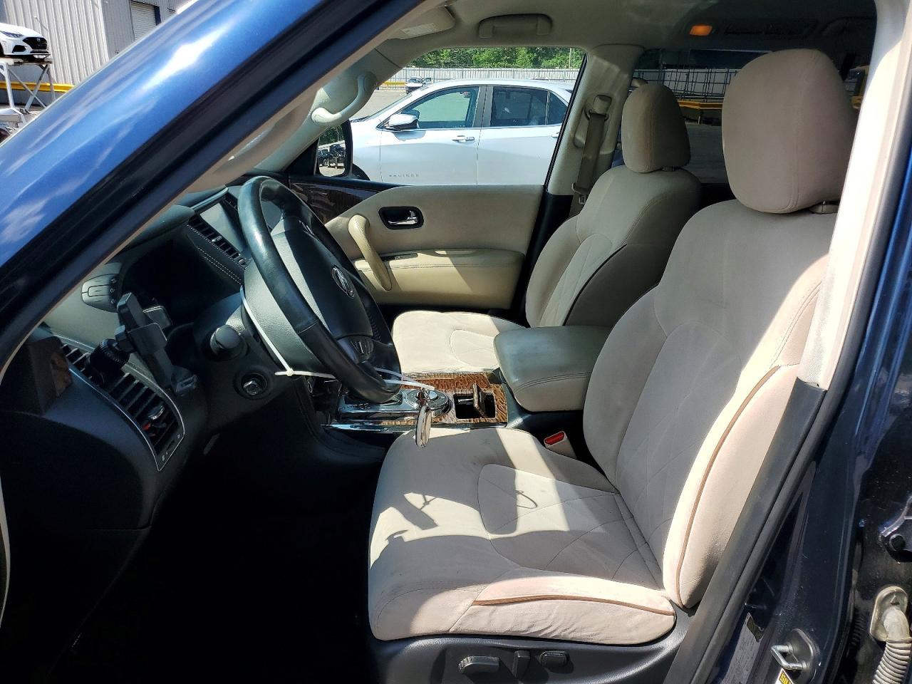 Nissan Armada Sv