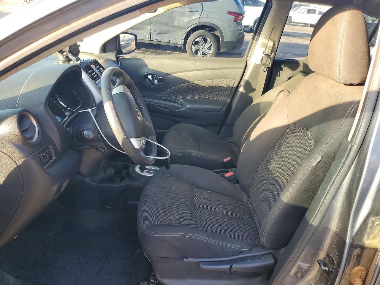Nissan Versa Sv
