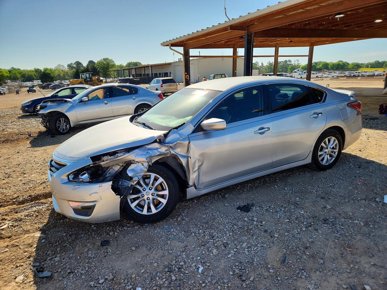 Salvage Nissan Altima Image