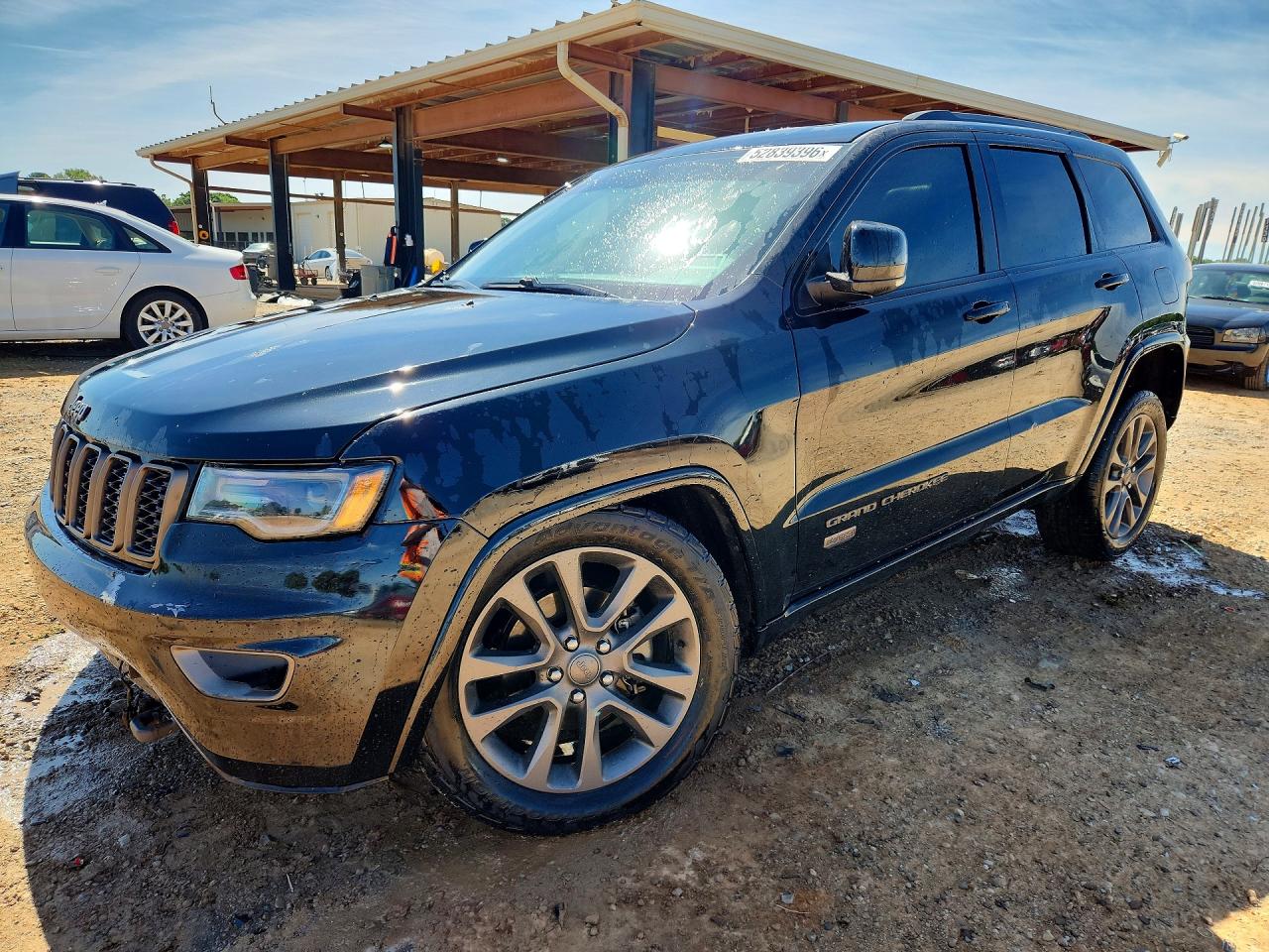 Salvage Jeep Cherokee Image