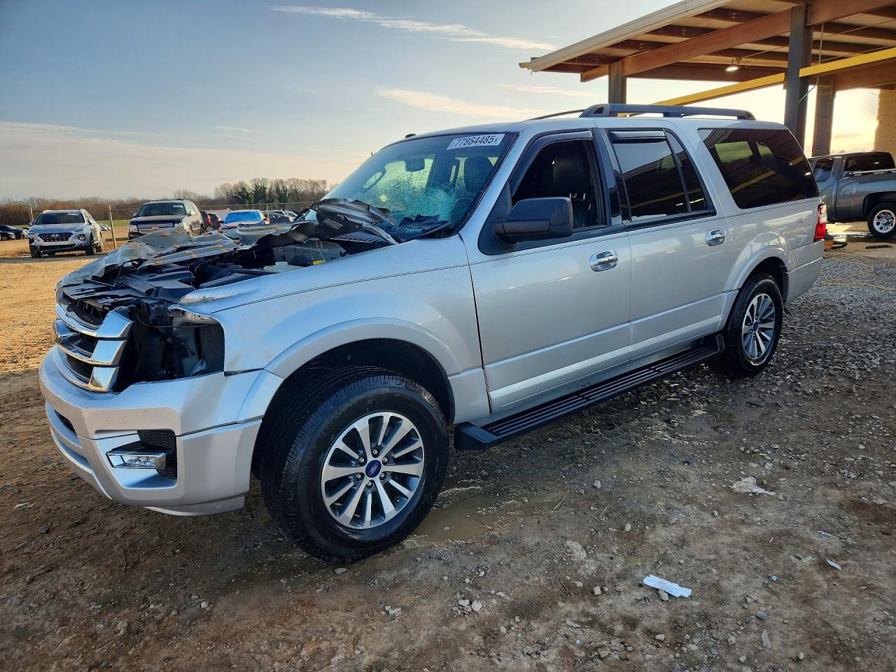Salvage Ford Expedition Image